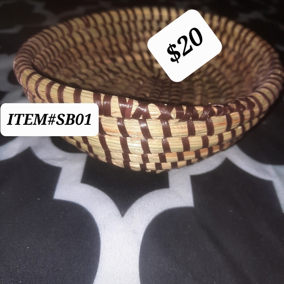 Hand made Basket for dinner table or in kitchen table. - Picture 3 of 5